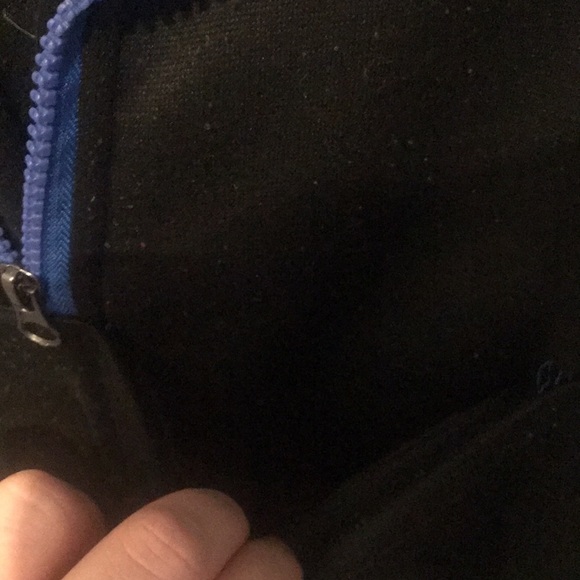 Super Stylin Swag Hoodie from Fila Black w/ Dark Blue Unique Zipper and Style 🔥 - Picture 6 of 9